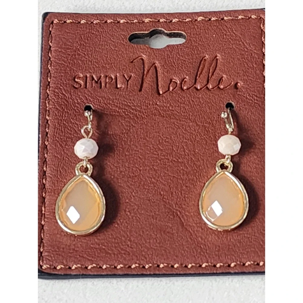 Simply Noelle •item excellent